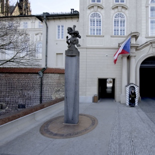 Lion pylon and reconstruction of the nothern entrance